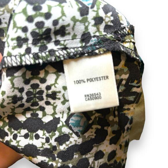 Van Heusen Sleeveless Split Neck Flowy Top Womens Size Medium Abstract Print - Picture 6 of 6